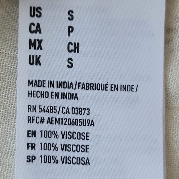 AEO | Beautiful Viscose Blouse NWOT Ruffles Ladies S/M Cream Floral - Picture 10 of 16